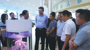 江蘇省吉林商會(huì)企業(yè)家考察團(tuán)一行蒞臨歐亞賣(mài)場(chǎng)調(diào)研